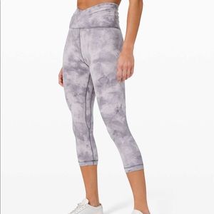 Align 21 crop criss cross diamond tie dye